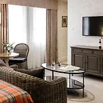 Greenhills Country Saint Peter