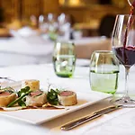 Greenhills Country 4*