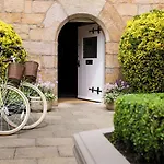 Greenhills Country Saint Peter