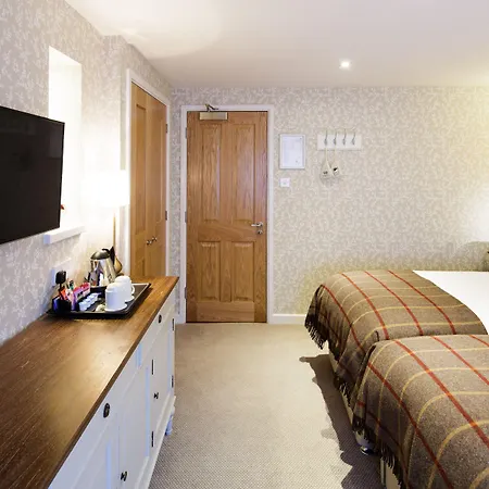 Greenhills Country 4*