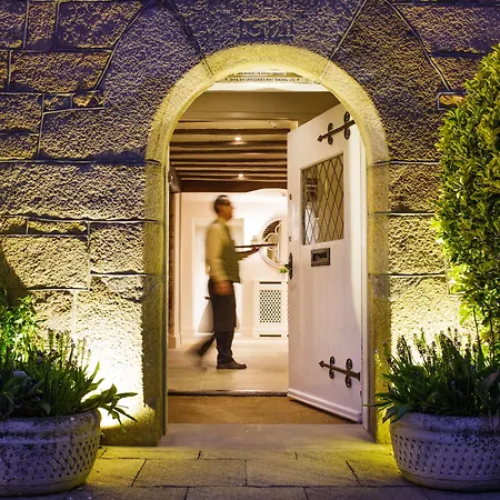 Greenhills Country Hotel 4*