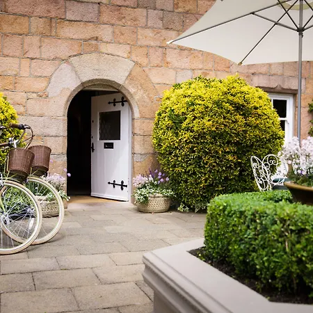 Greenhills Country Hotel 4*