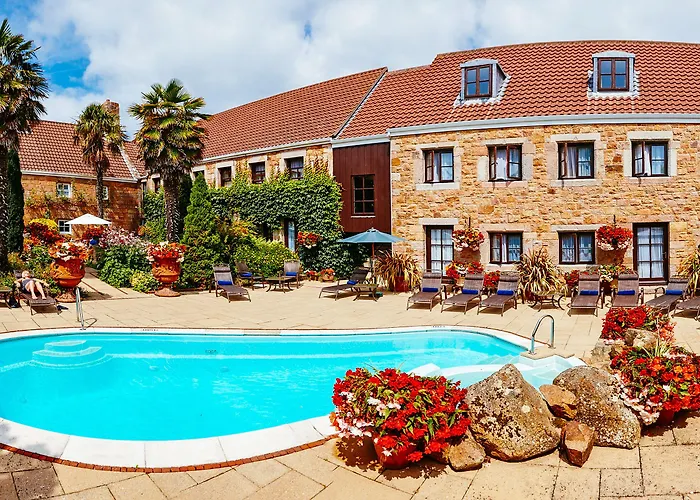 מלון Greenhills Country 4*